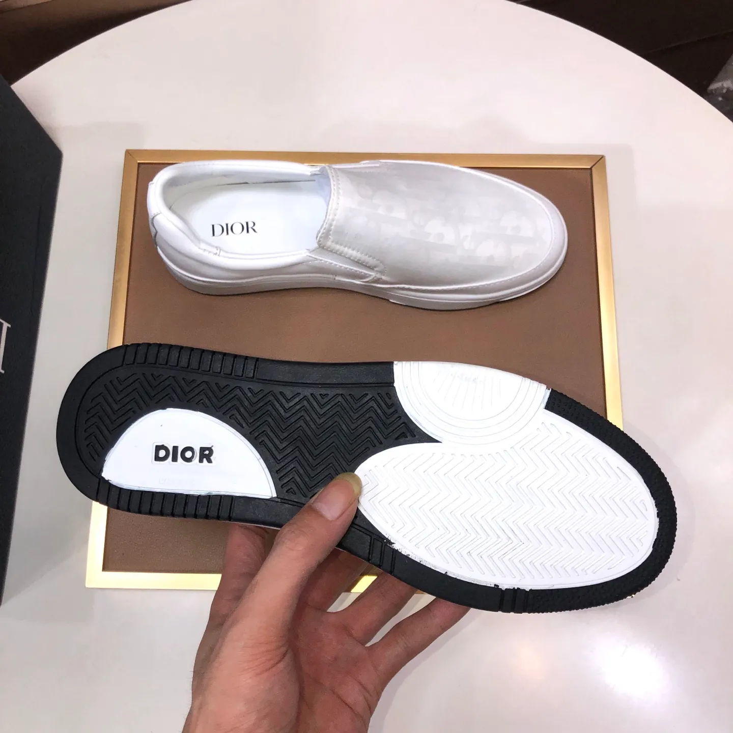 Men's shoes💰420💰【Dior】Official website global debut 🔝The latest masterpiece of high-end men's shoes brand: original special cloth fabric imported from Italy + imported sheepskin lining🔥Original toe-cap rubber outsole Soft and comfortable, making walking more convenient and comfortable! Size: 38-44 (45 can be customized)